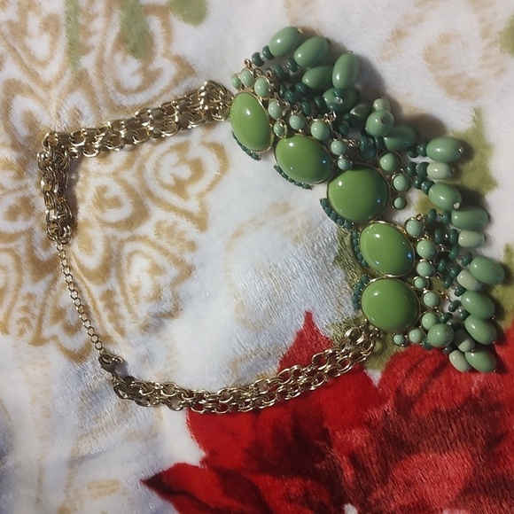 Green Necklace - Picture 5 of 8